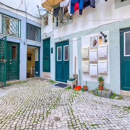 Daire Cosy Flat In The Downtown